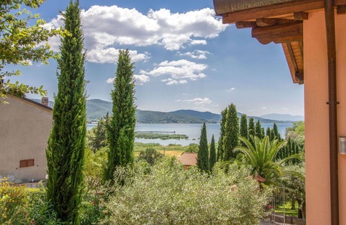 Magione Villa | Beautiful villa for 4 people with private pool, hot tub, A/C, WIFI, TV, patio and parking
