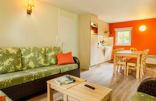 Vielsalm House | Beautiful villa for 6 guests with WIFI, pool, TV, terrace and parking