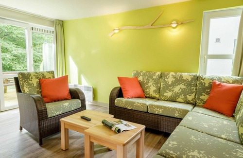Vielsalm House | Beautiful villa for 6 guests with WIFI, pool, TV, terrace and parking