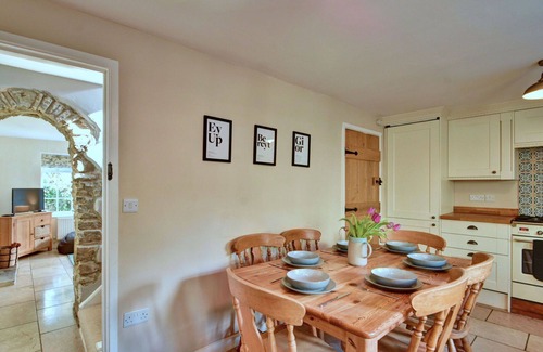 Bellerby House | Beautiful villa for 6 guests with hot tub, WIFI, terrace, pets allowed and parking
