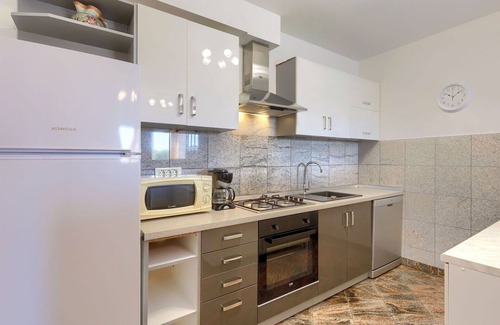 Martinski House | Beautiful villa for 8 people with A/C, WIFI, private pool, TV and terrace