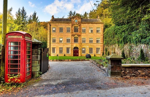 Macclesfield House | Beautiful villa for 19 guests with private pool, WIFI, hot tub, terrace and parking