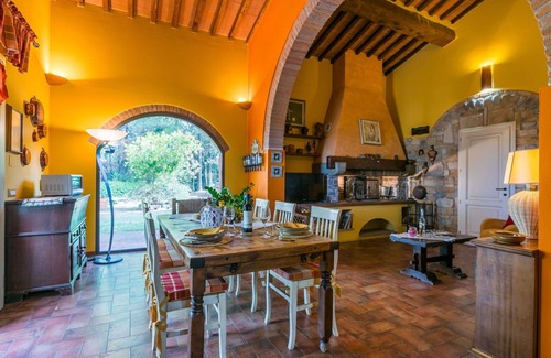 Fucecchio Villa | Beautiful villa for 4 guests with WIFI, private pool and TV