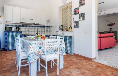 Misilmeri House | Beautiful villa for 10 guests with WIFI, private pool, A/C, TV, terrace, pets allowed and parking