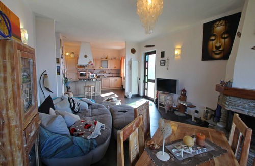 Montignoso Villa | Beautiful villa for 5 people with WIFI, TV, balcony and panoramic view, close to Forte Dei Marmi