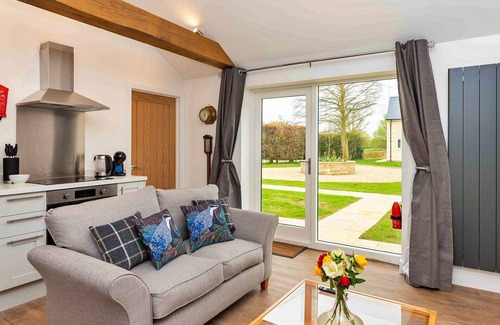Thurlby House | Beautiful villa for 2 guests with WIFI, terrace and pets allowed