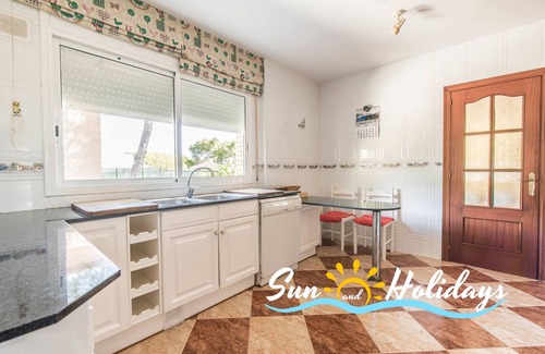 Tamarit Villa | Beautiful villa in La Mora with private pool for 8 people