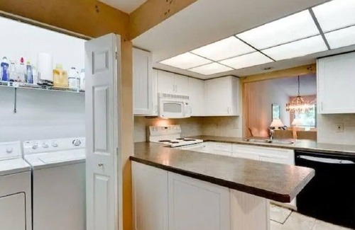 Sarasota House | Beautiful Villa in Private Resort-Style Community