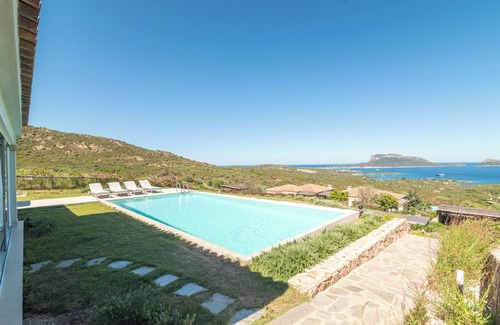 Golfo Aranci Villa | Beautiful Villa "Martina" with Sea View, Pool & A/C