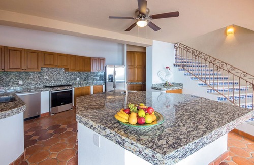 Conchas Chinas House | Beautiful Villa, Amazing Views in Upper Conchas Chinas, 6-9 Bedrooms