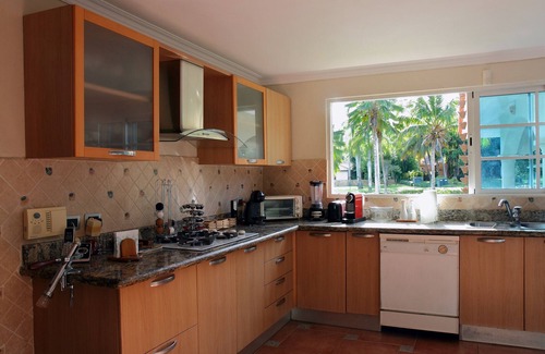 Los Mangos Villa | Beautiful Villa Near the Beach