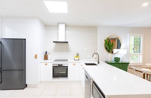 Port Douglas Villa | Beautiful Villa only steps away from the iconic Four Mile Beach. Perfect for families!