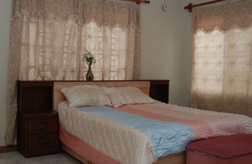 Black River Villa | Beautiful Villa on the hill with a Tropical View