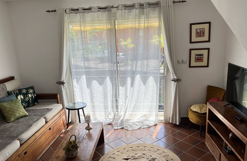Port Chambly Villa | Beautiful villa on the river Venetian style