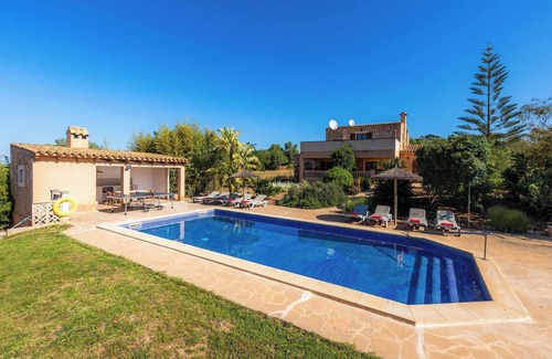 Cas Concos Villa | Beautiful Villa"Son Peris" in Cas Concos with Pool, Air Conditioning and Wi-Fi