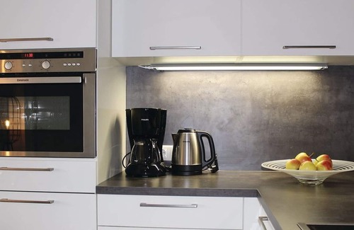 Idskenhuizen House | Beautiful villa with sauna, in a holiday park on the water in Friesland