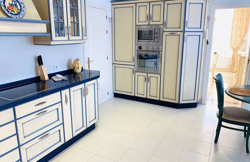 El Faro Villa | Beautiful Villa Walking distance to Beach El Faro