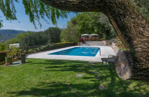 Costermano Villa | Beautiful villa with private garden and pool