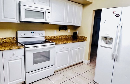 Golden Glades House | Beautiful Villa with Pool in awesome Miami!