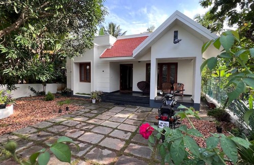 Alappuzha Villa | Beautiful village house with all facilities.