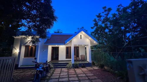 Alappuzha Villa | Beautiful village house with all facilities.