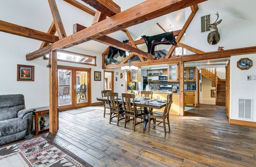 Wasilla House | Beautiful Wasilla Home Rental w/Deck & Gas Grill!