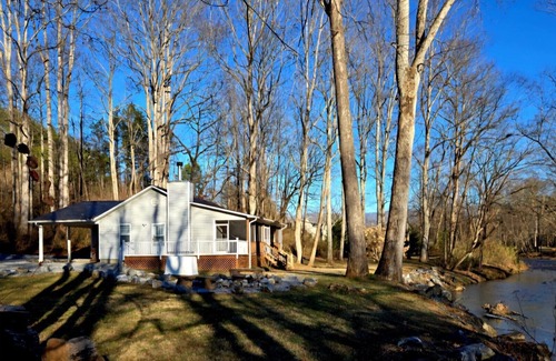 Hayesville Cabin | Beautiful Water-Front Cabin with Firepit in Hayesville NC