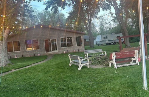 Fremont Cottage | Beautiful water front cottage with beautiful views and wonderful dock