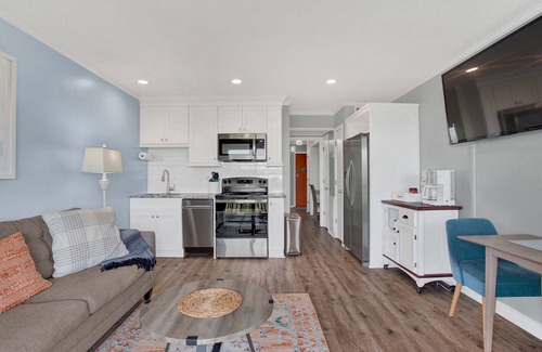 Tybee Island Condo | Beautiful Water Views, Steps to Beach