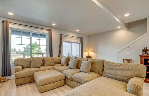 Hammond House | Beautiful Water Views Coastal Oregon Townhome!