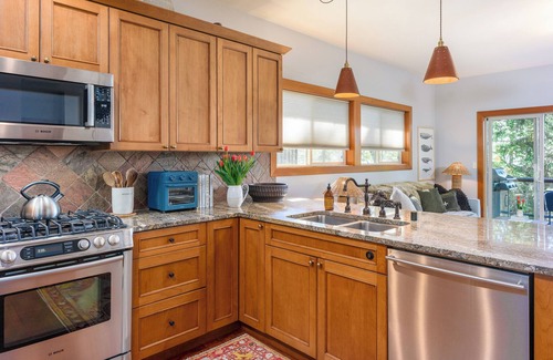 Eastsound House | Beautiful Water Views, Pet- Friendly, Close to Town, Beaches, Hiking, Kayaking