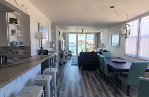 St. Petersburg Condo | Beautiful Waterfront Condo. Private Beach.