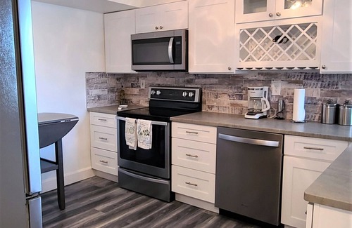 St. Petersburg Condo | Beautiful Waterfront Condo. Private Beach.