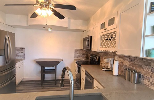 St. Petersburg Condo | Beautiful Waterfront Condo. Private Beach.