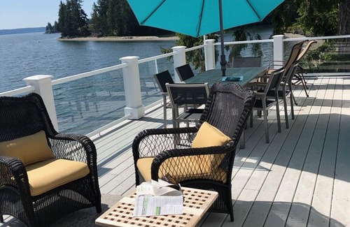 Allyn-Grapeview House | Beautiful Waterfront Retreat on Case Inlet!
