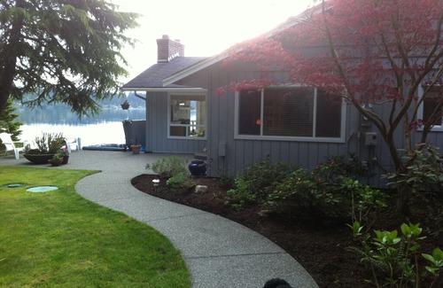 Allyn-Grapeview House | Beautiful Waterfront Retreat on Case Inlet!