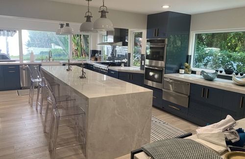 Longboat Key House | Beautiful Waterfront Estate! Private gated property. Deeded beach access.