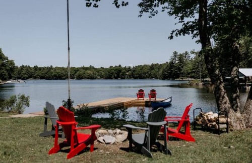 Bala Cottage | Beautiful waterfront cottage BnB nestled in the heart of Muskoka!