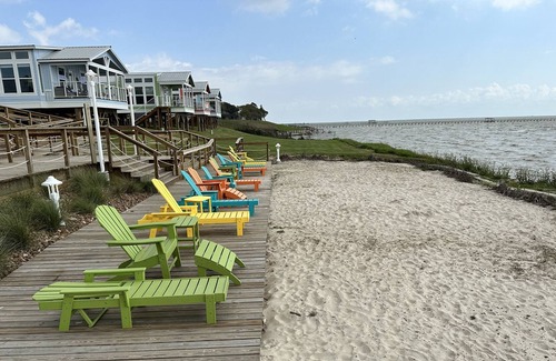 Beach City Resort | Beautiful Waterfront Private Resort