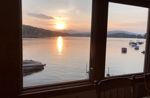 Bristol Cottage | Beautiful Waterfront Property - Family Reunion Destination