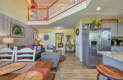 Mineral House | Beautiful waterfront townhouse w/perfect location, fireplace & WiFi