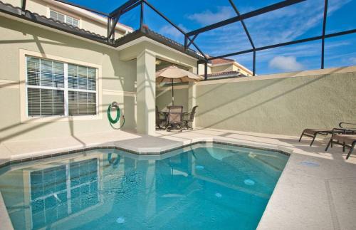 West Kissimmee House | Beautiful Waterfront Townhome Wsplashpool-3024