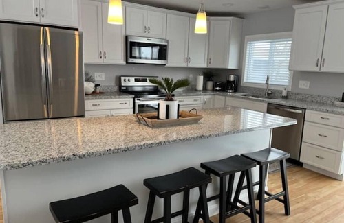 Algonac House | Beautiful waterfront vacation home -open & modern
