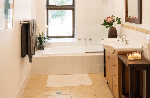 Burnside House | Beautiful, welcoming home in Margaret River half-way between town and beach.