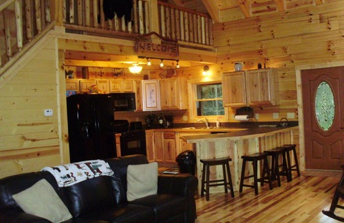 Laurelville Cabin | BEAUTIFUL Whiskey Creek close to Hocking attractions-try The Merlot too #1569333