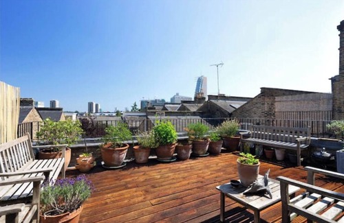 North Kensington Apartment | Beautiful writer's loft-style apartment near Portobello Rd