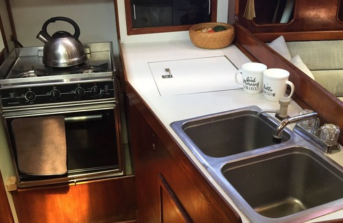 Red Hook Boat Rental | Beautiful Yacht in the Virgin Islands