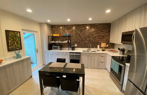 East Fort Lauderdale House | Beautifully designed tropical oasis 600 steps to the beach