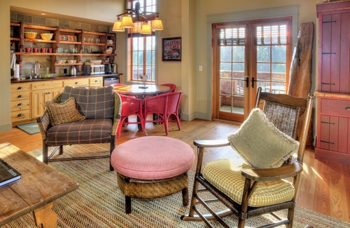 Bainbridge Island House | Beautifully appointed Garden Cottage Guesthouse on Charming Farm Property