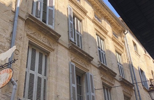 Uzes Apartment | Beautifully Appointed Apartment metres away from the Place aux Herbes. Sleeps 2